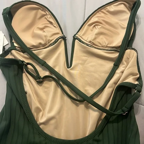 Shade & Shore Green One Piece Swimsuit with Plunging V-Neck Size Large NWT - Picture 6 of 8